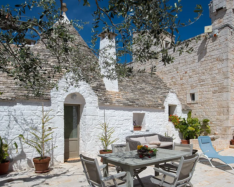 esterno trullo La Matrona
